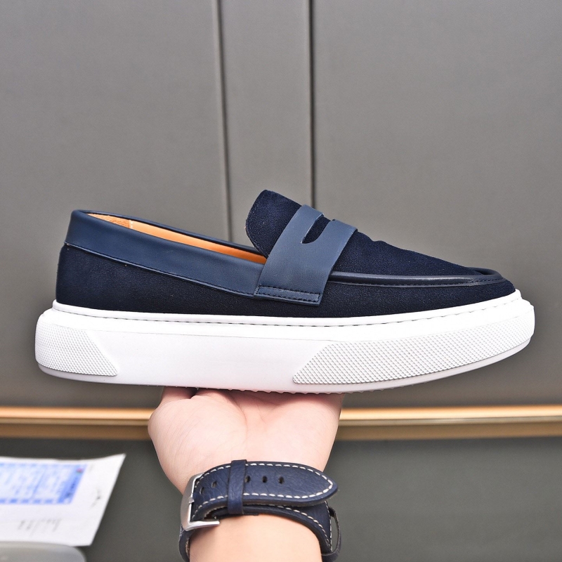 Pra*a casual shoes